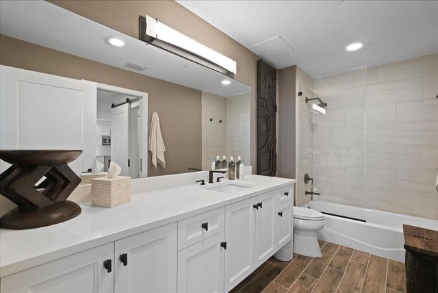 125 ISLAND WAY 602, Clearwater Beach, FL 33767