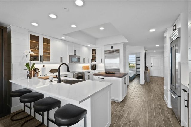 125 ISLAND WAY 602, Clearwater Beach, FL 33767