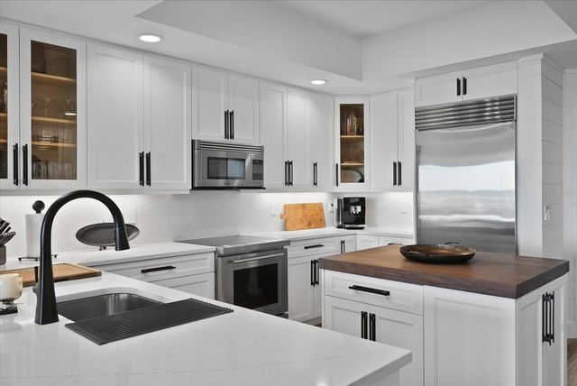 125 ISLAND WAY 602, Clearwater Beach, FL 33767