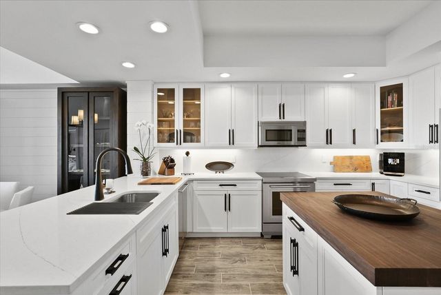 125 ISLAND WAY 602, Clearwater Beach, FL 33767