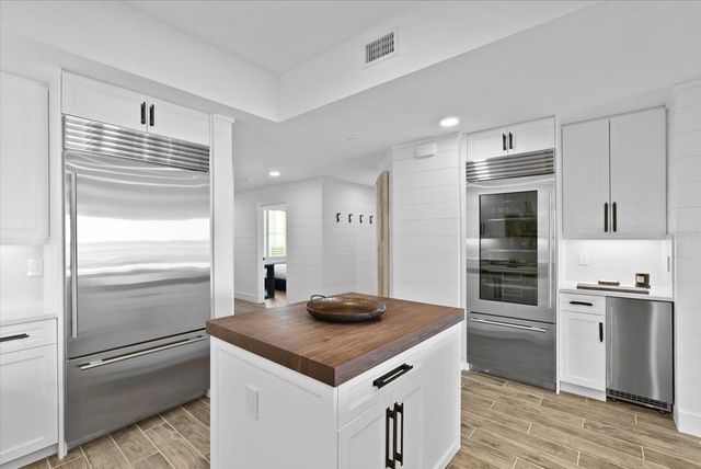 125 ISLAND WAY 602, Clearwater Beach, FL 33767