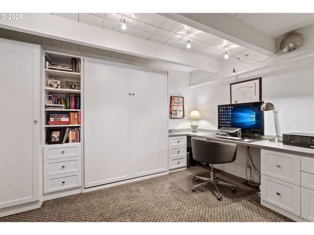 1011 Nw GLISAN St 302, Portland, OR 97209