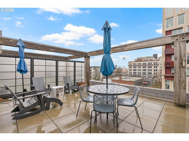 1011 Nw GLISAN St 302, Portland, OR 97209