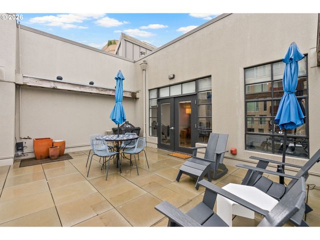 1011 Nw GLISAN St 302, Portland, OR 97209