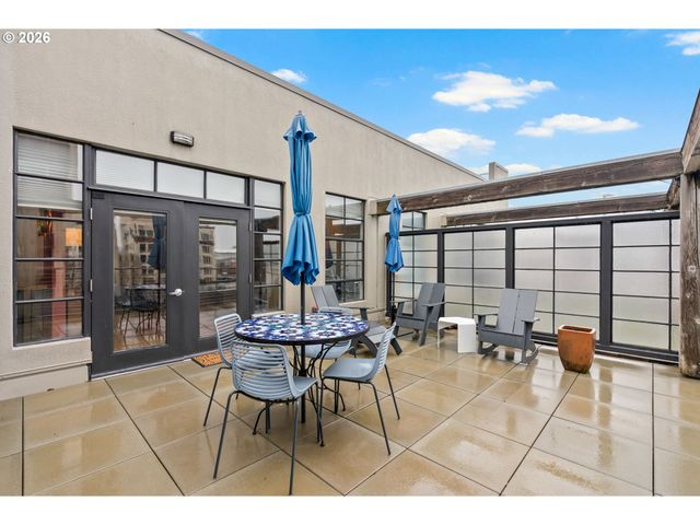 1011 Nw GLISAN St 302, Portland, OR 97209