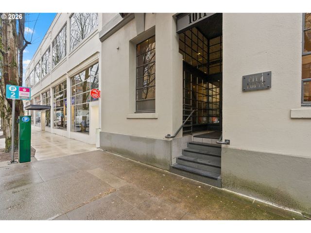 1011 Nw GLISAN St 302, Portland, OR 97209