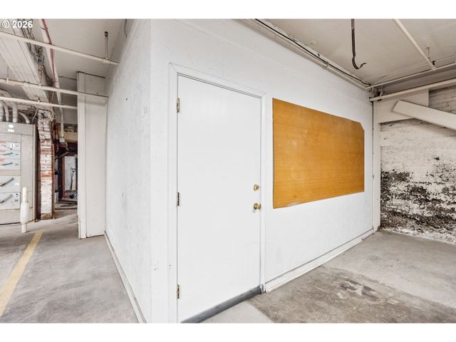 1011 Nw GLISAN St 302, Portland, OR 97209