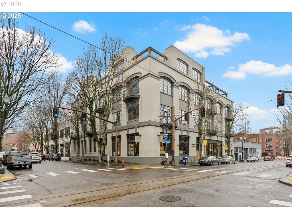 1011 Nw GLISAN St 302, Portland, OR 97209