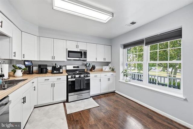 15208 CLOVERDALE RD, Woodbridge, VA 22193