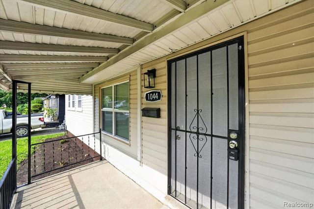 1044 Magnolia Drive, Inkster, MI 48141
