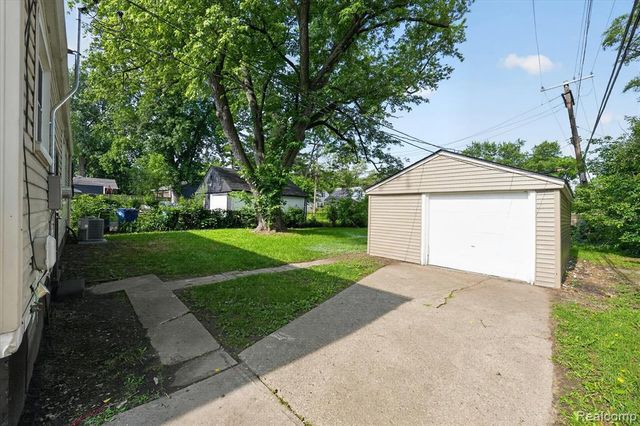 1044 Magnolia Drive, Inkster, MI 48141
