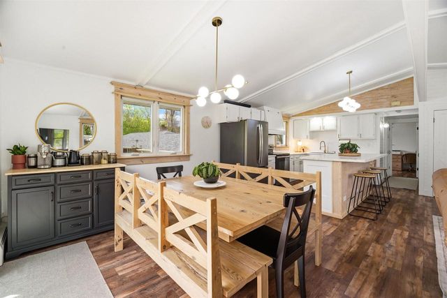 W6395 LAKEVIEW COURT, Menasha, WI 54952