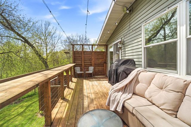 W6395 LAKEVIEW COURT, Menasha, WI 54952