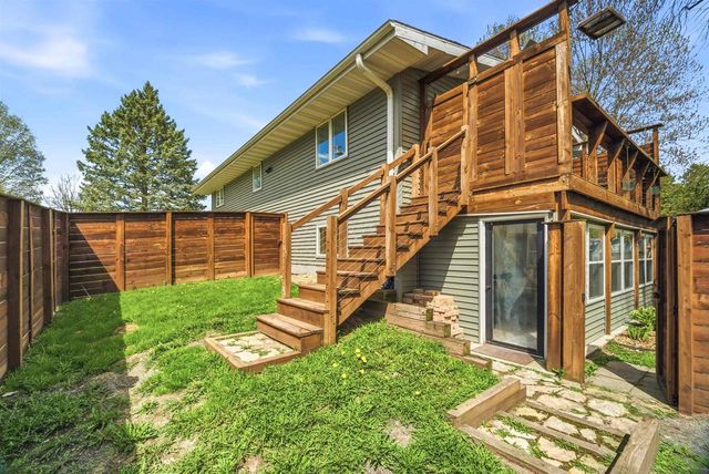 W6395 LAKEVIEW COURT, Menasha, WI 54952
