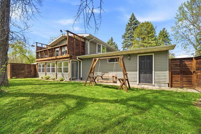 W6395 LAKEVIEW COURT, Menasha, WI 54952