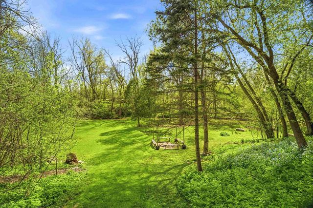 W6395 LAKEVIEW COURT, Menasha, WI 54952