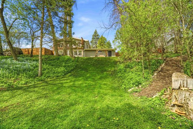 W6395 LAKEVIEW COURT, Menasha, WI 54952