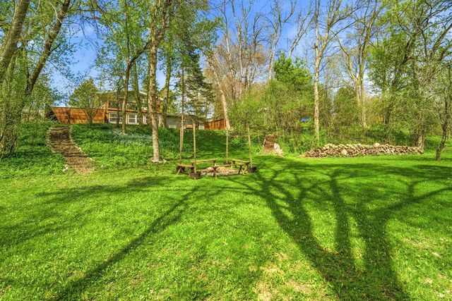 W6395 LAKEVIEW COURT, Menasha, WI 54952