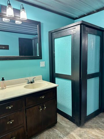 1135 W CHERRY AVE, Selmer, TN 38375