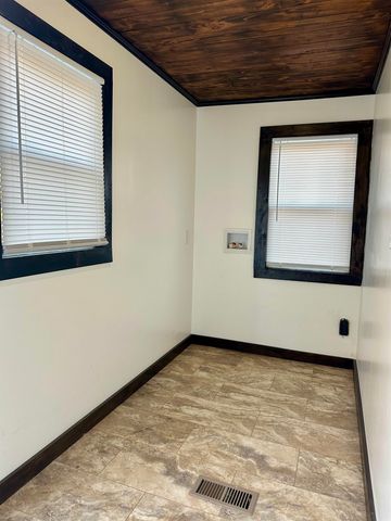 1135 W CHERRY AVE, Selmer, TN 38375