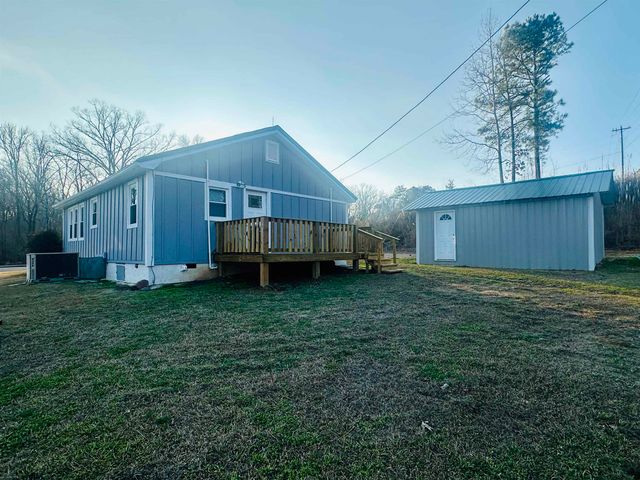 1135 W CHERRY AVE, Selmer, TN 38375