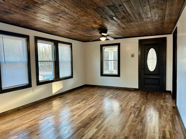 1135 W CHERRY AVE, Selmer, TN 38375