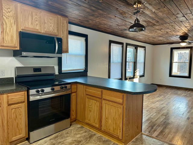 1135 W CHERRY AVE, Selmer, TN 38375