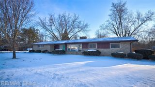 1504 Sun Terrace Drive, Flint Charter Township, MI 48532