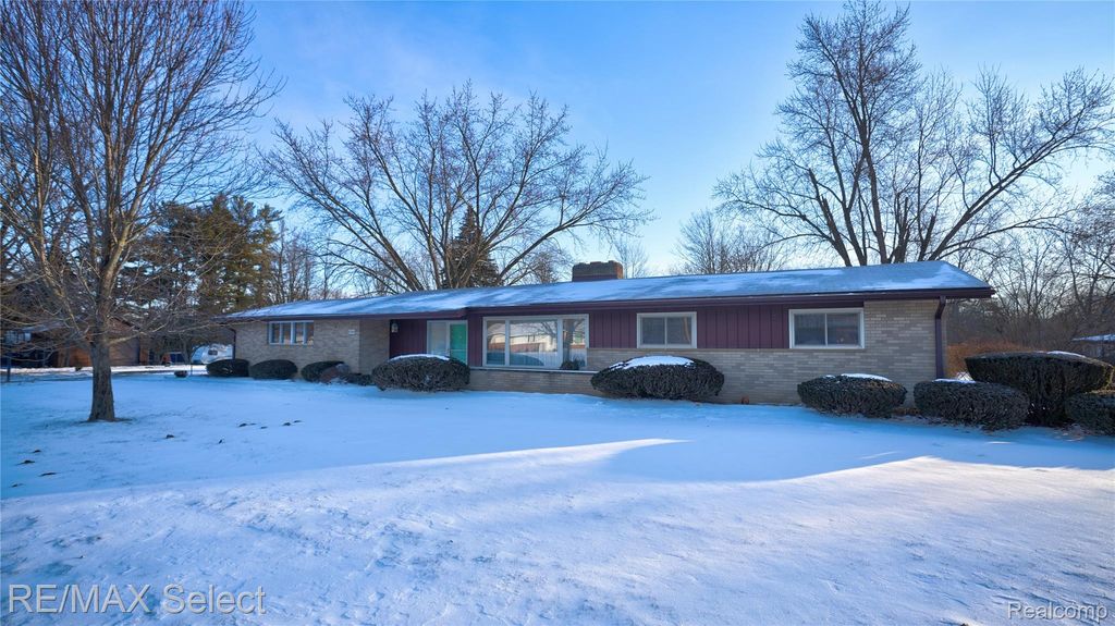 1504 Sun Terrace Drive, Flint Charter Township, MI 48532
