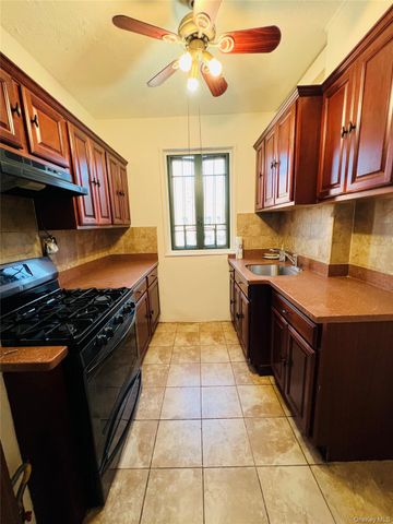 44 Metropolitan Oval 7C, Bronx, NY 10462