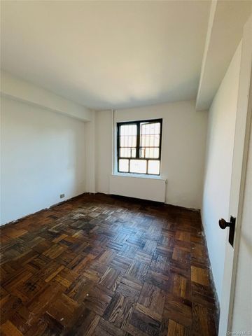 44 Metropolitan Oval 7C, Bronx, NY 10462