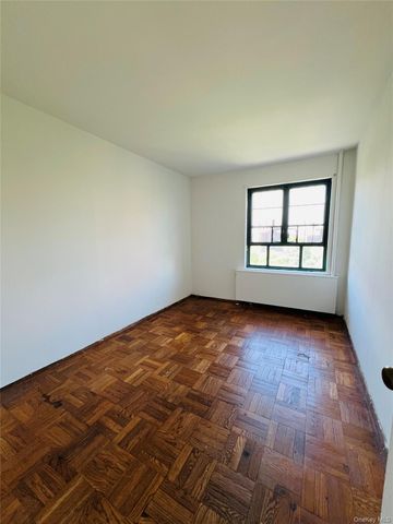 44 Metropolitan Oval 7C, Bronx, NY 10462