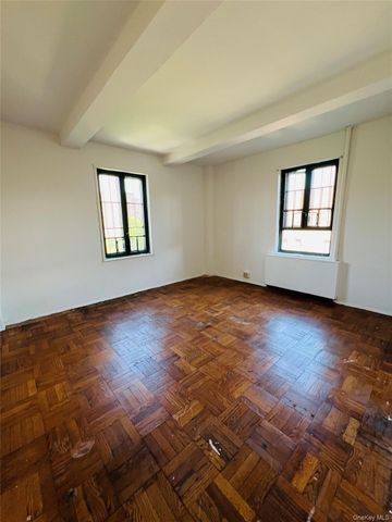 44 Metropolitan Oval 7C, Bronx, NY 10462