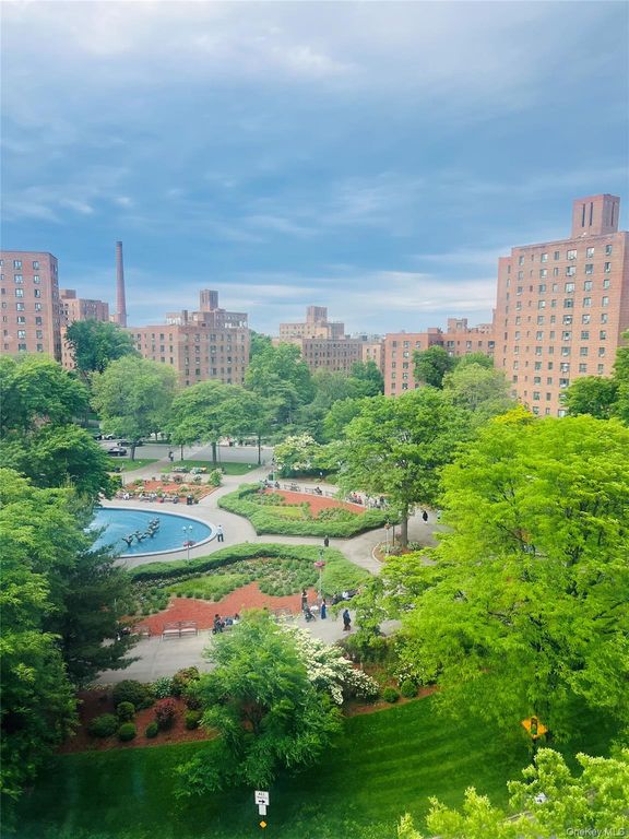 44 Metropolitan Oval 7C, Bronx, NY 10462