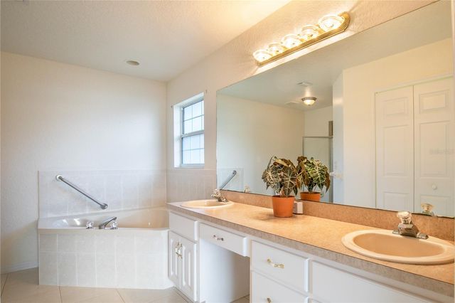 1547 LAKE VILLA DRIVE, Tavares, FL 32778