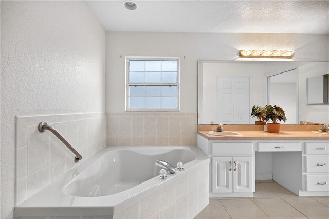 1547 LAKE VILLA DRIVE, Tavares, FL 32778