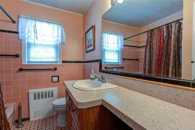 21 Langdon Road, Farmingdale, NY 11735