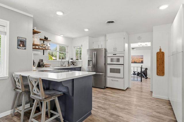 6417 Sandstone St, Carmichael, CA 95608
