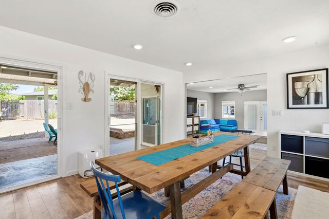 6417 Sandstone St, Carmichael, CA 95608