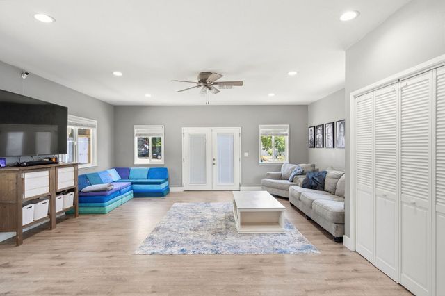 6417 Sandstone St, Carmichael, CA 95608