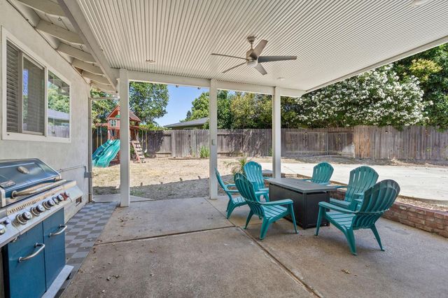 6417 Sandstone St, Carmichael, CA 95608
