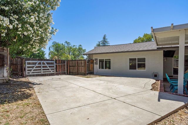 6417 Sandstone St, Carmichael, CA 95608