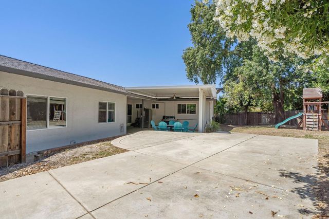 6417 Sandstone St, Carmichael, CA 95608