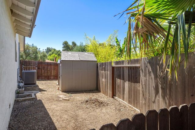 6417 Sandstone St, Carmichael, CA 95608
