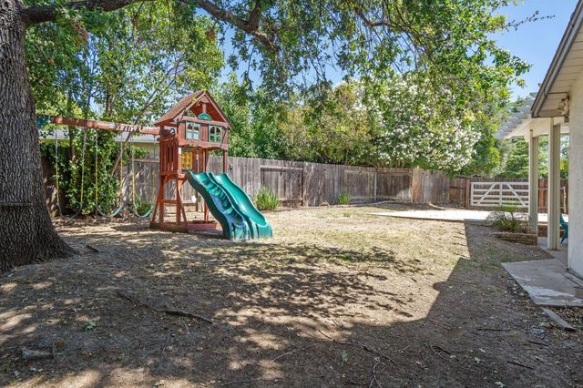 6417 Sandstone St, Carmichael, CA 95608