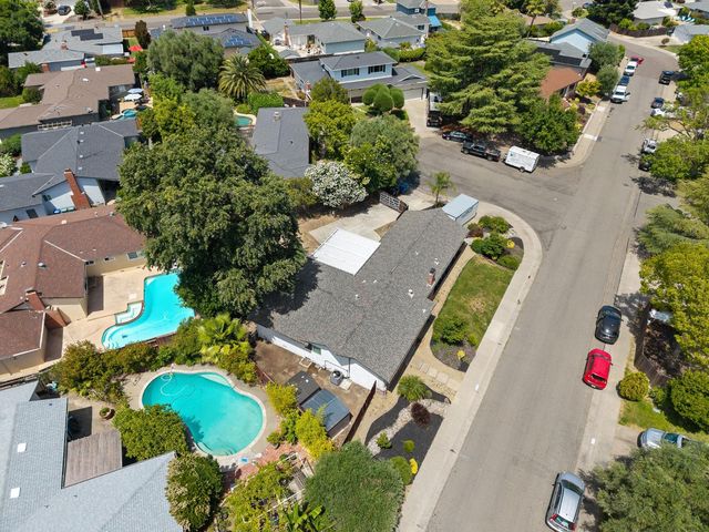 6417 Sandstone St, Carmichael, CA 95608