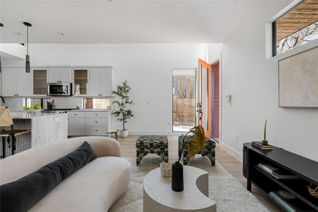 2804 E 22nd ST B, Austin, TX 78722