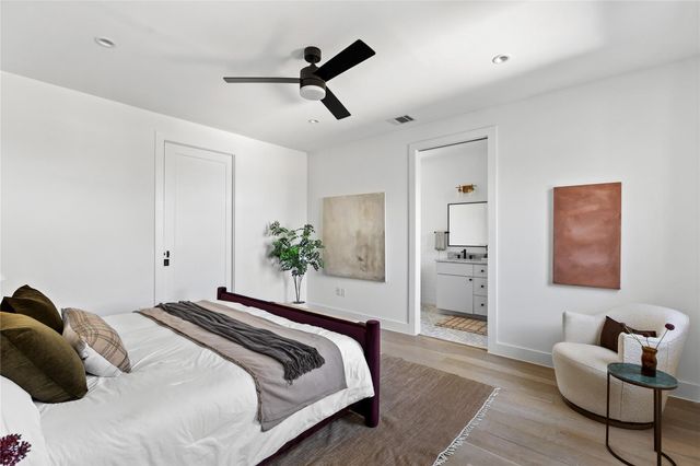 2804 E 22nd ST B, Austin, TX 78722