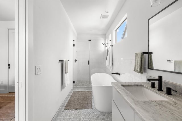 2804 E 22nd ST B, Austin, TX 78722