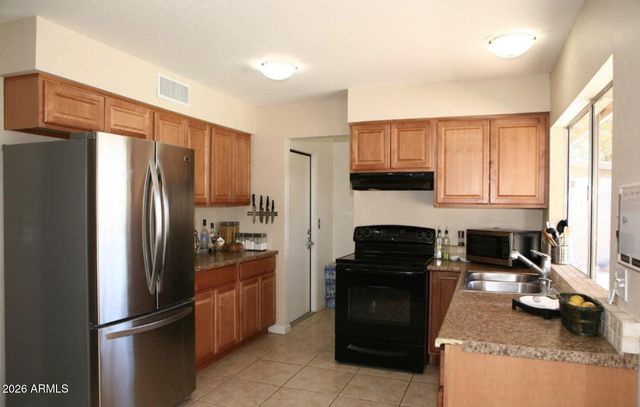 911 W COLGATE Drive, Tempe, AZ 85283
